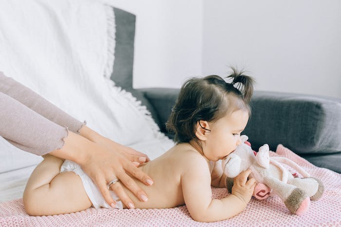 Babymassage – en mjuk beröring för ditt barn med flera hälsofördelar